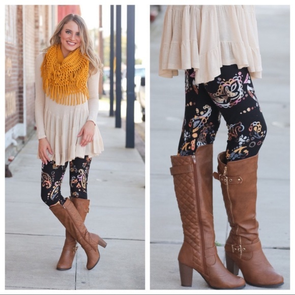 Soft Paisley Print Black Leggings Last One! - Picture 4 of 4